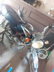 Pikipiki ya Bajaj Boxer MC298EHM Nyeusi