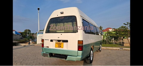 Nissan Caravan 2000 White - 3/6