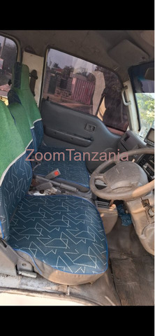 Nissan Caravan 2000 White - 6/6