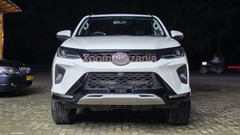2023 Toyota Fortuner White
