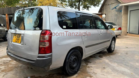 2005 Toyota Probox Silver - 2/6