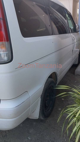 2001 Toyota Noah SR40 White - 6/6