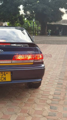 Toyota Mark II 2000 Nyeusi