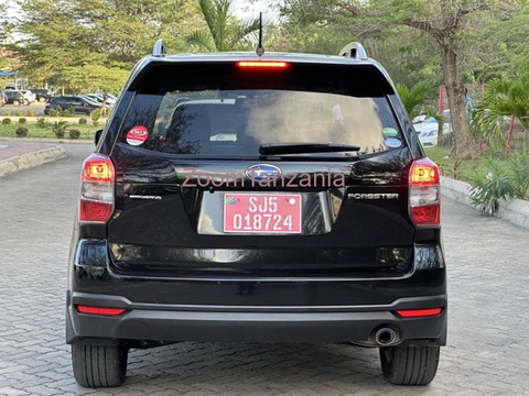 2013 Subaru Forester Black - 2/6