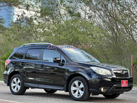 2013 Subaru Forester Black - 3/6