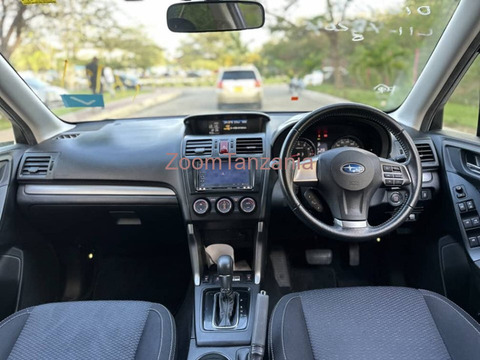 2013 Subaru Forester Black - 4/6