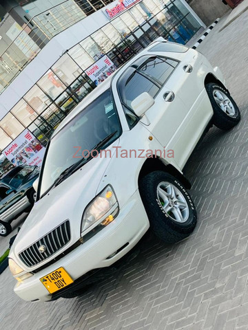 2000 Toyota Harrier Nyeupe - 3/6