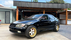 2003 Toyota Altezza Nyeusi
