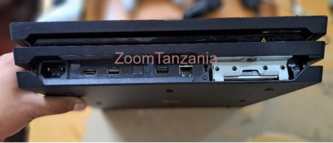 PlayStation 4 Pro 1TB Storage - 3/4