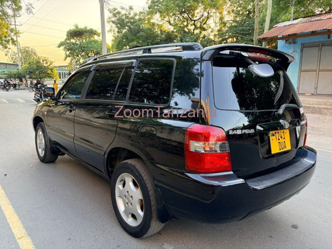 2003 Toyota Kluger Black - 2/6
