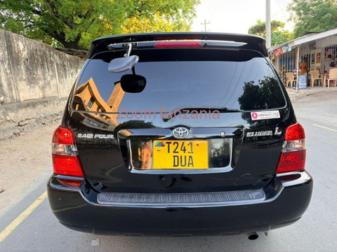 2003 Toyota Kluger Black - 4/6