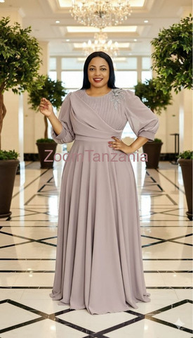 Fashion Women's Maxi Dress - 3/6