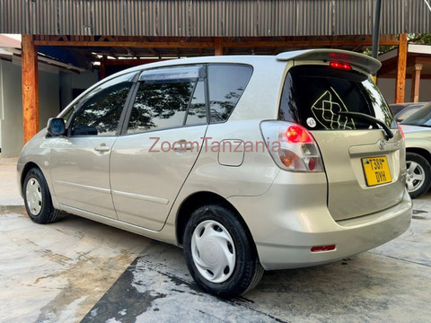 Toyota Corolla Spacio 2004 Gold - 3/6