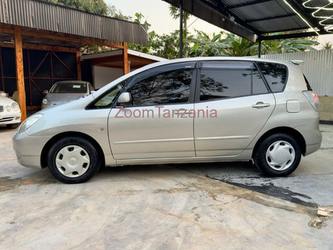 Toyota Corolla Spacio 2004 Gold - 4/6