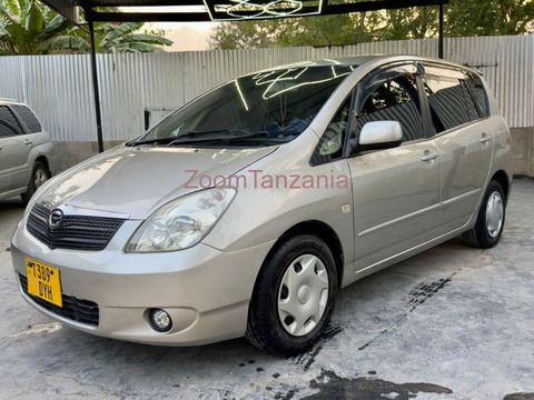 Toyota Corolla Spacio 2004 Gold - 5/6