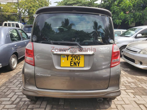 Toyota Ractis 2007 Grey - 2/6