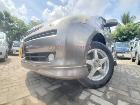 Toyota Ractis 2007 Grey - 4/6