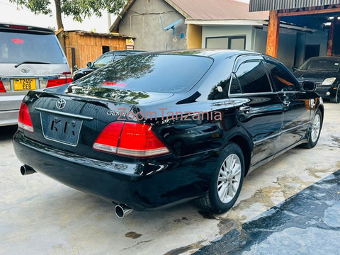 2005 Toyota Crown Royal Black - 5/6