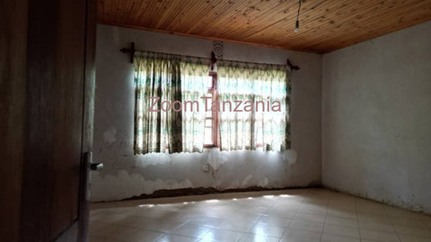 Nyumba ya Vyumba 5 Inauzwa Njiro Block C Arusha - 1/6