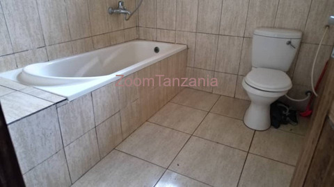 Nyumba ya Vyumba 5 Inauzwa Njiro Block C Arusha - 3/6