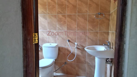 Nyumba ya Vyumba 5 Inauzwa Njiro Block C Arusha - 4/6