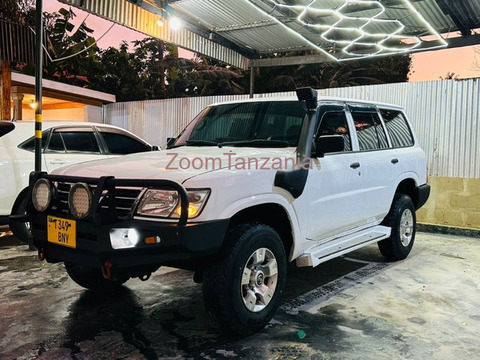 2003 Nissan Patrol Y61 White - 6/6