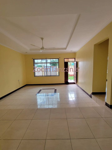 Nyumba ya Vyumba 3 Inauzwa Kinyerezi Shule Dar es Salaam - 3/6