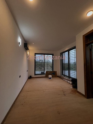5 Bedrooms New House For Sale In Goba Dar Es Salaam - 4/6