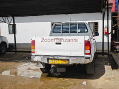Toyota Hilux 2013 Nyeupe