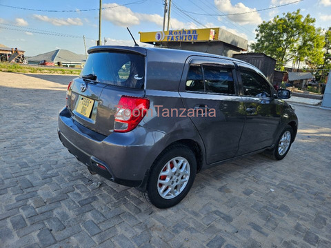 2008 Toyota IST Gray - 5/6