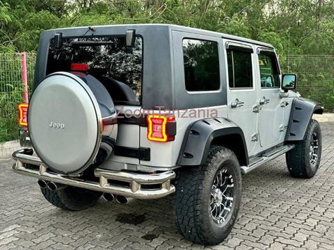 Jeep Wrangler 2010 Gray - 2/6