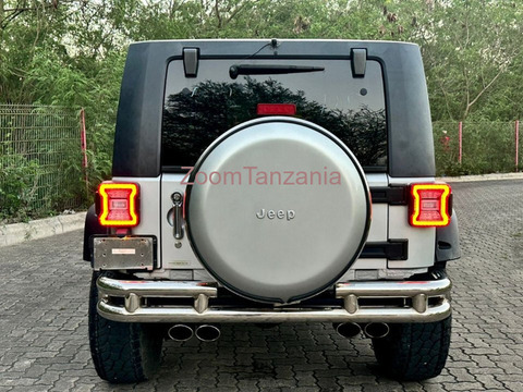 Jeep Wrangler 2010 Gray - 3/6