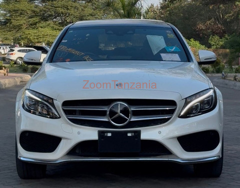 Mercedes Benz 2015 Nyeupe - 1/6