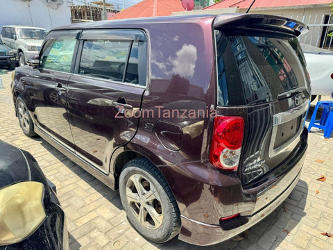 Toyota Corolla Rumion 2009 Nyeusi - 3/6