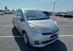 Toyota Ractis 2011 Silver