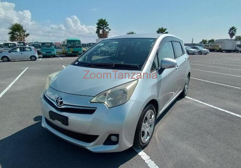 Toyota Ractis 2011 Silver - 3/6