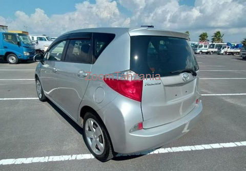 Toyota Ractis 2011 Silver - 4/6