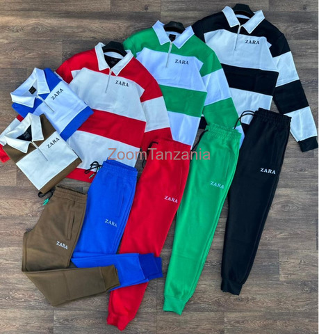 A Set of Sweatpants and Sweàter - 2/6