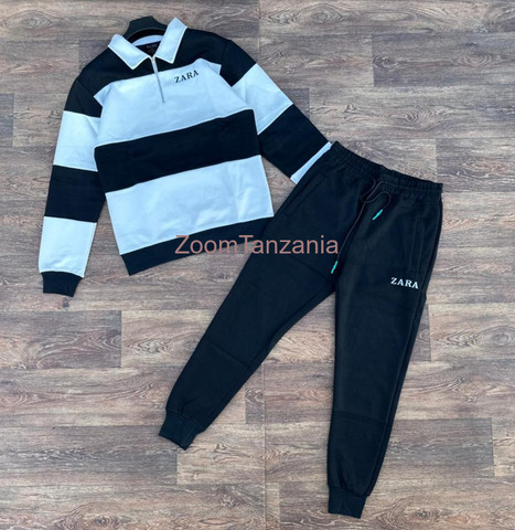 A Set of Sweatpants and Sweàter - 4/6