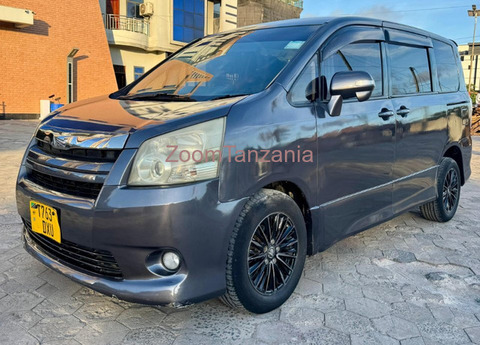 Toyota Noah 2009 Gray - 5/6