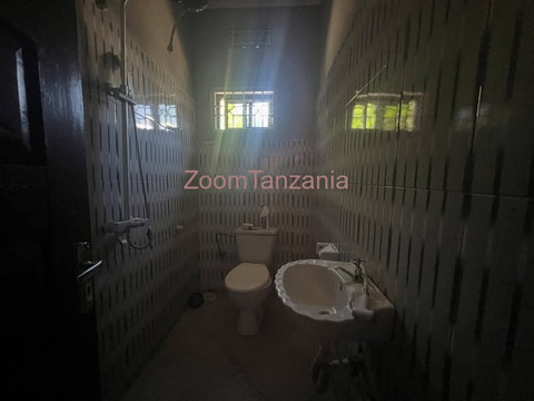 4 Bedrooms House For Rent Uzunguni Area Arusha - 5/6