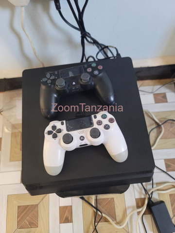 Sony Playstation 4 Slim - 2/3