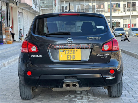 Nissan Dualis 2008 Nyeusi - 2/6