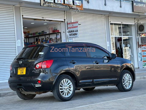 Nissan Dualis 2008 Nyeusi - 3/6