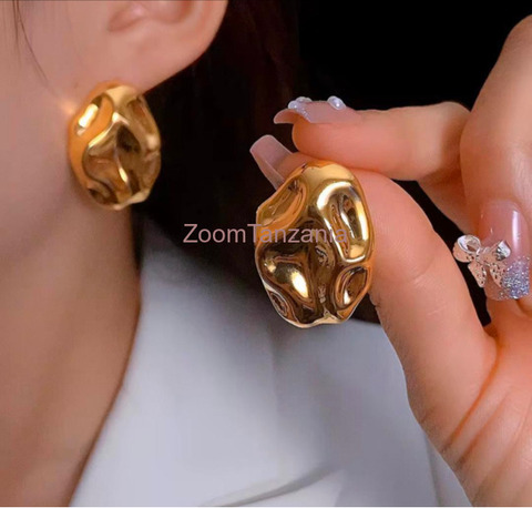 Elegant Gold Color Earrings - 1/5