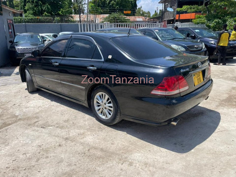 2005 Toyota Crown Athlete Nyeusi - 4/4