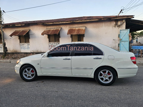 2004 Toyota Brevis Nyeupe - 3/6