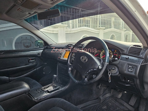 2004 Toyota Brevis Nyeupe - 6/6