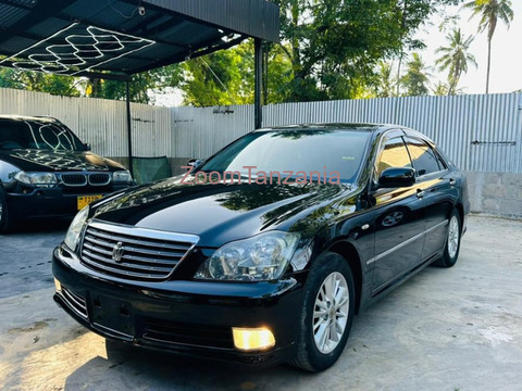 2006 Toyota Crown Athlete Black - 4/6