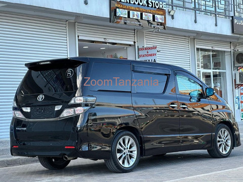 2010 Toyota Vellfire Nyeusi - 3/6